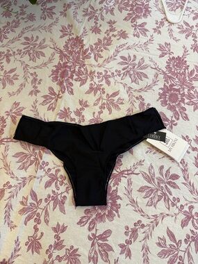 NWT Rip Curl black cheeky Bikini Bottoms , medium